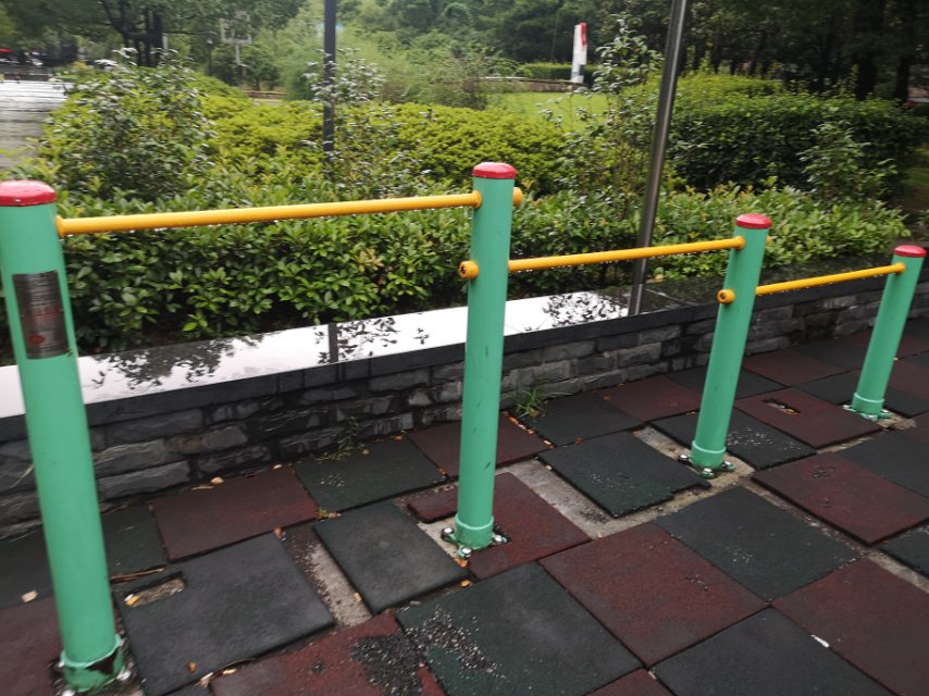 多聯(lián)壓腿架