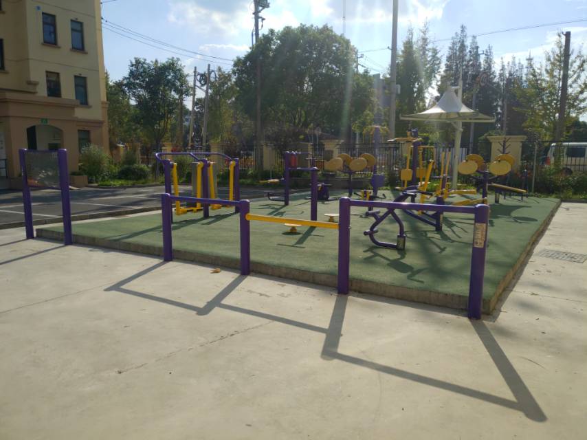 長(zhǎng)征雅苑小區(qū)健身點(diǎn)