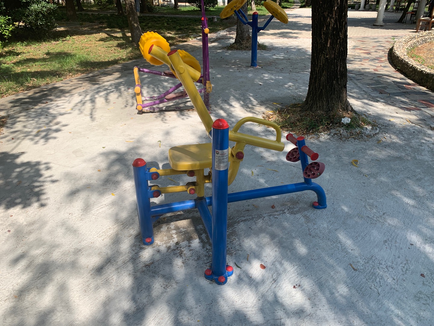 自重腹背鍛煉器