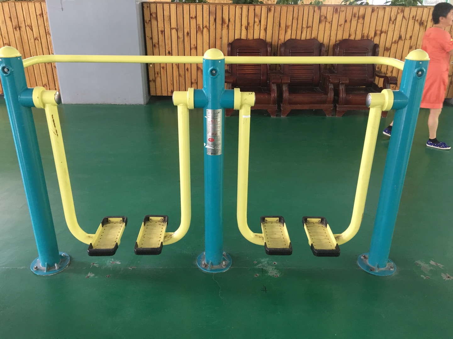 雙位太空漫步機