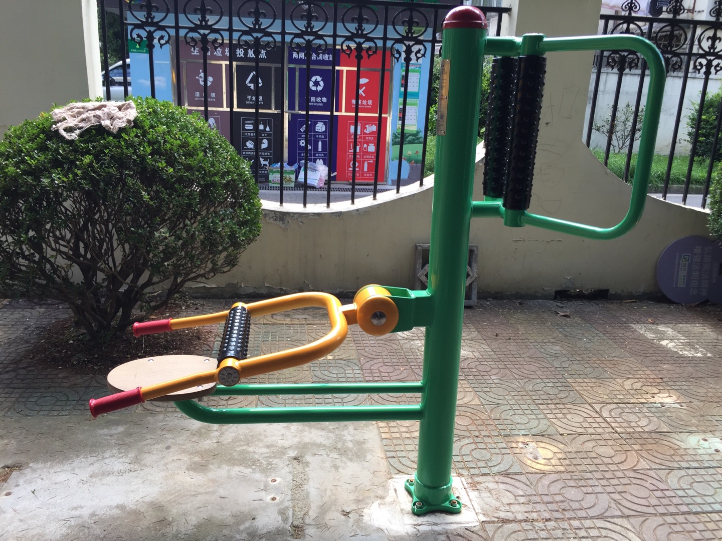 坐式腰背按摩器