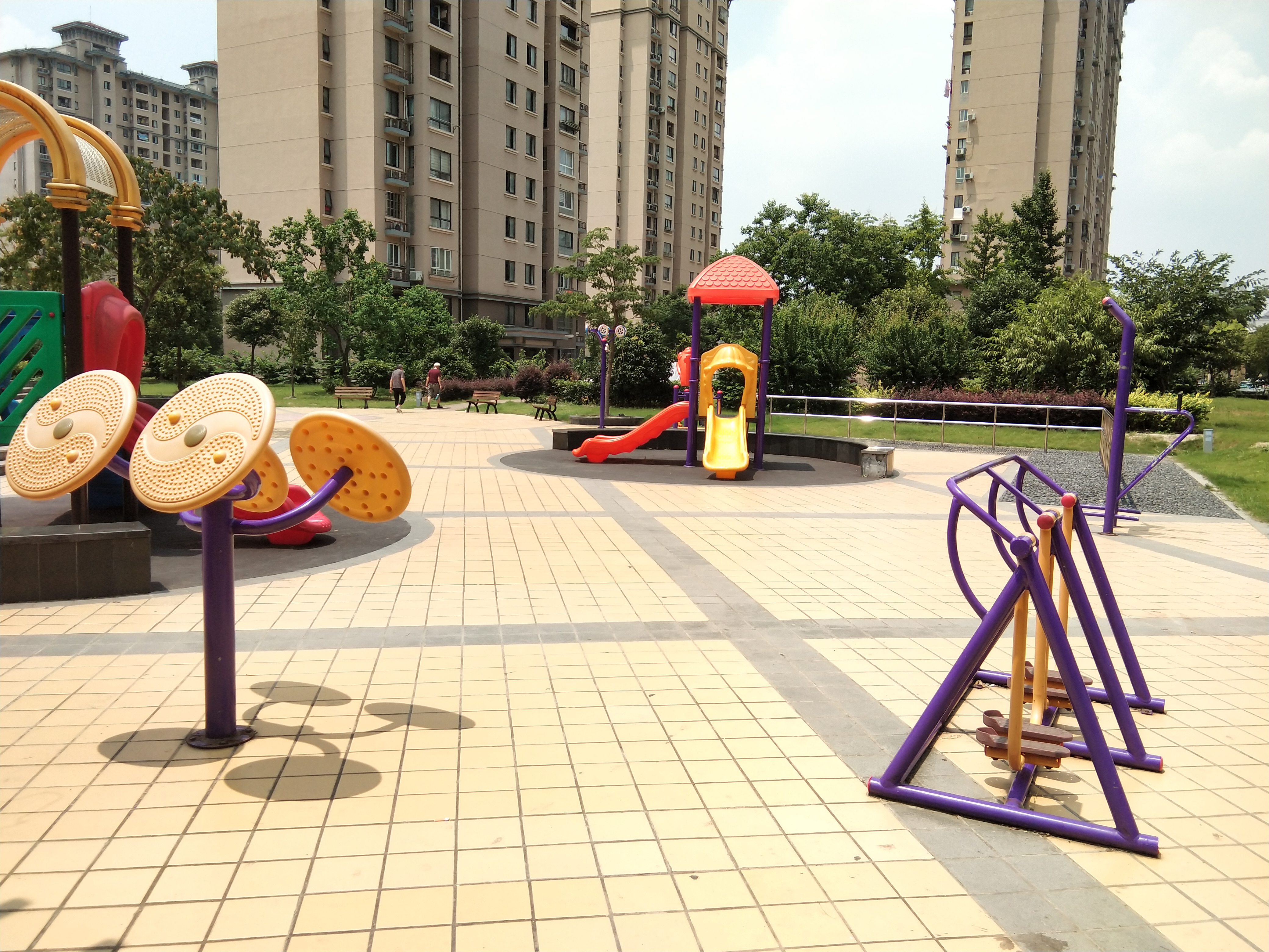 瑞和城八街區(qū)健身點