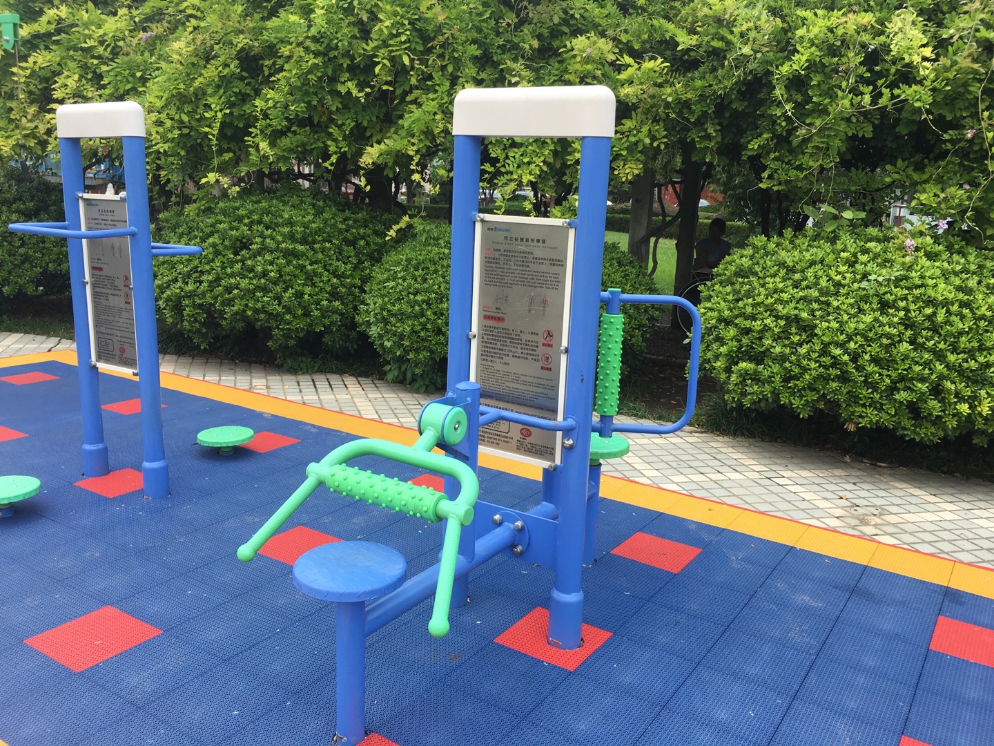 雙立柱腰背按摩器