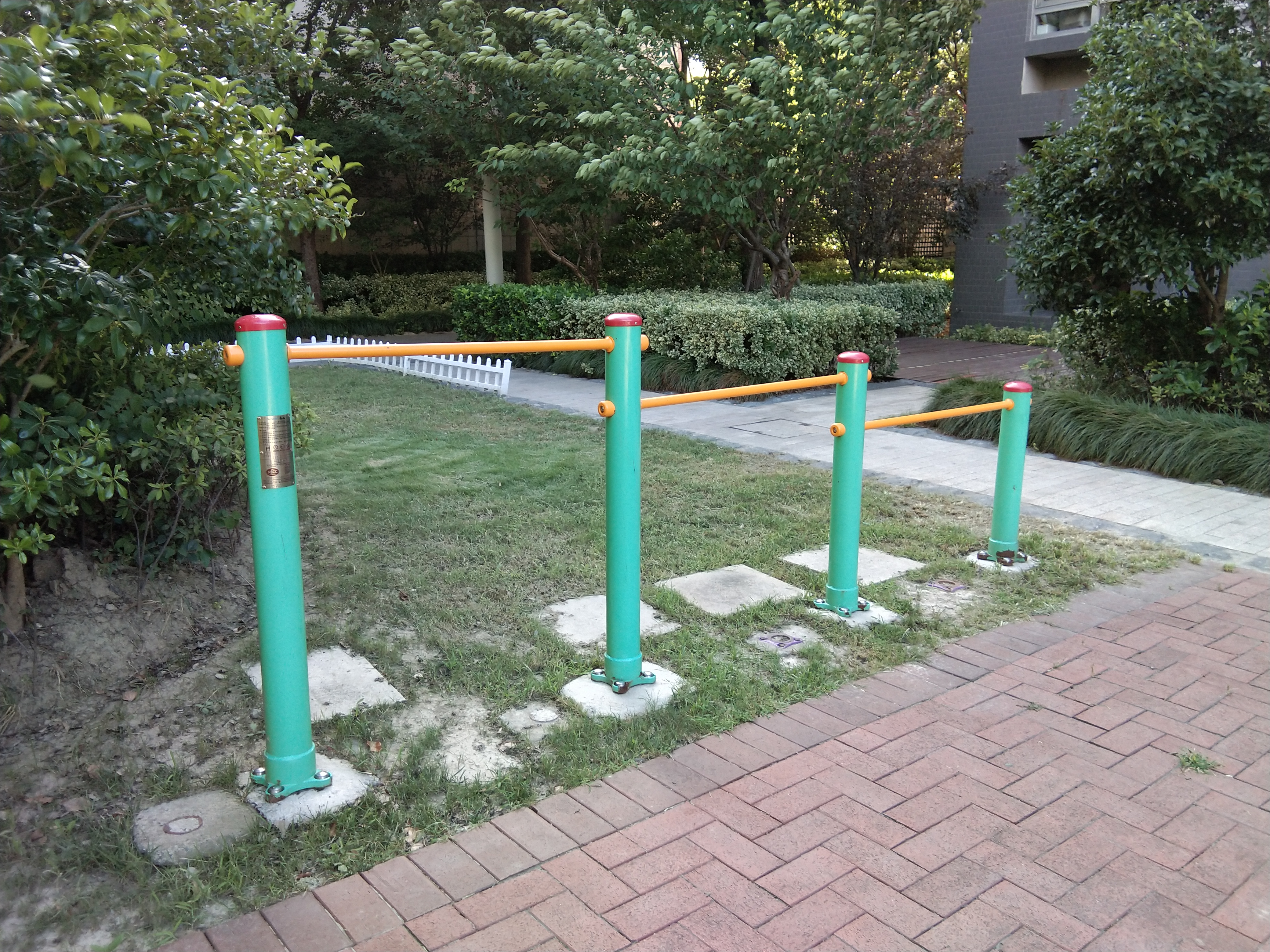 多聯(lián)壓腿架