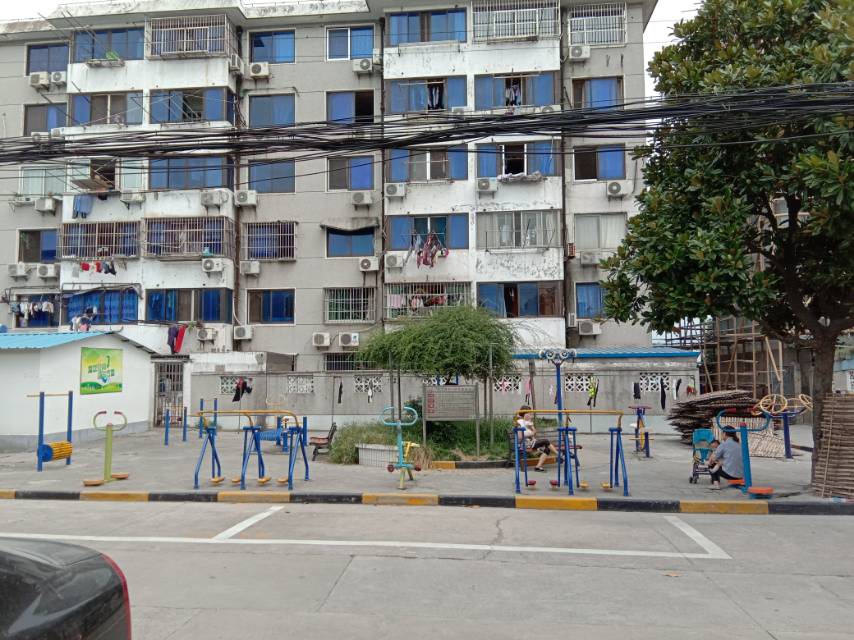 曹王社區(qū)曹王路158弄小區(qū)健身苑點(diǎn)