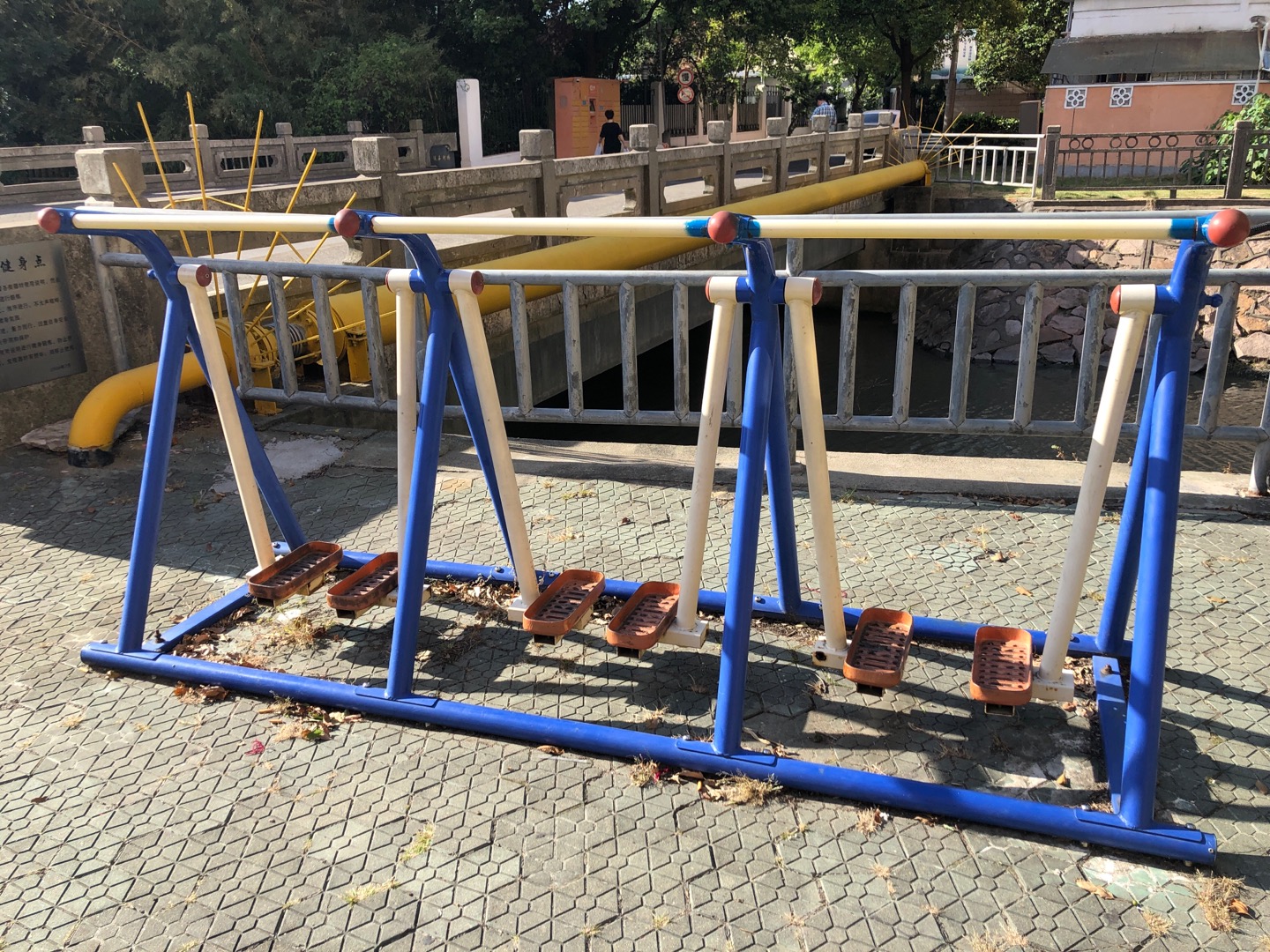 三位落地漫步機(jī)