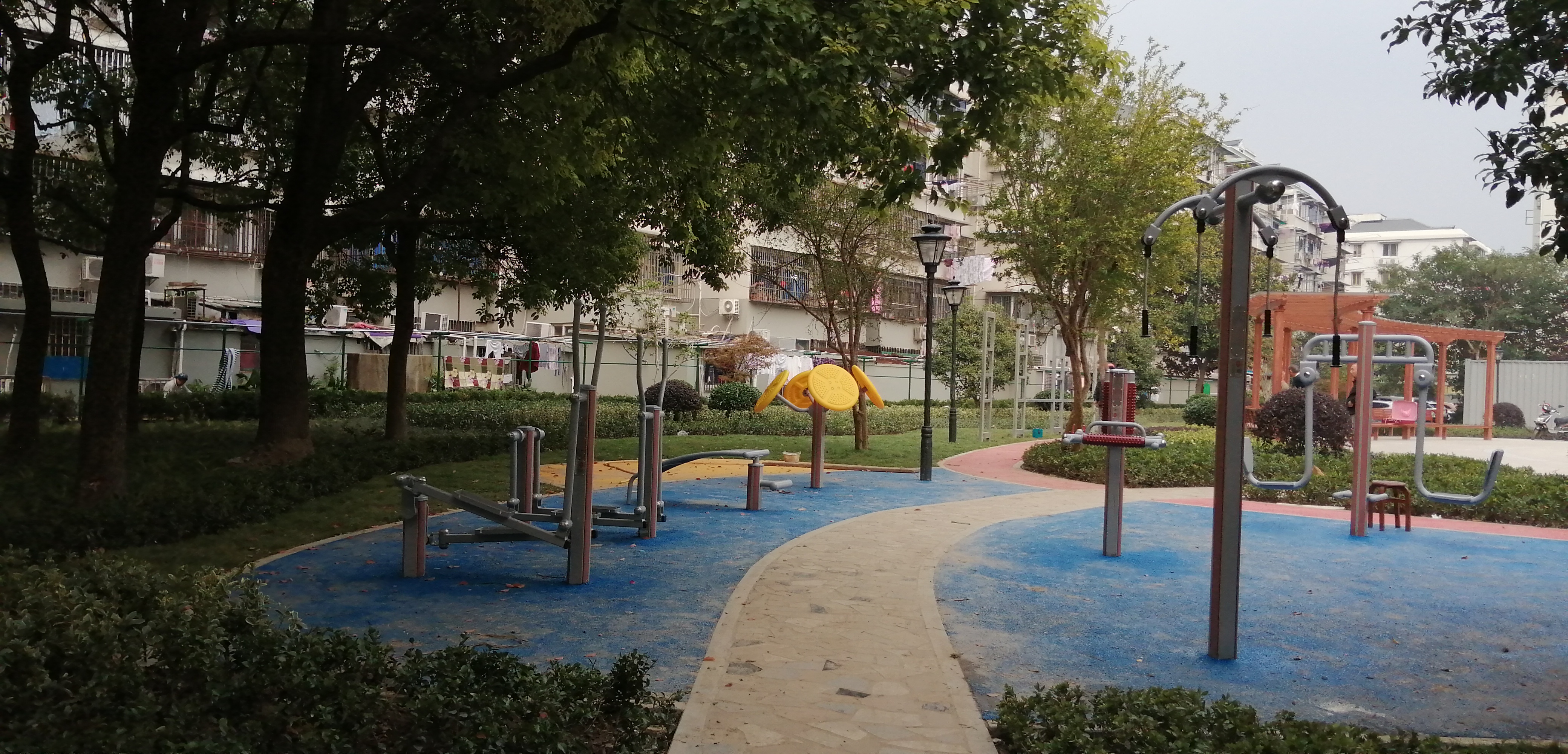 靜安區(qū)彭浦新村街道臨汾路1515弄居委健身點