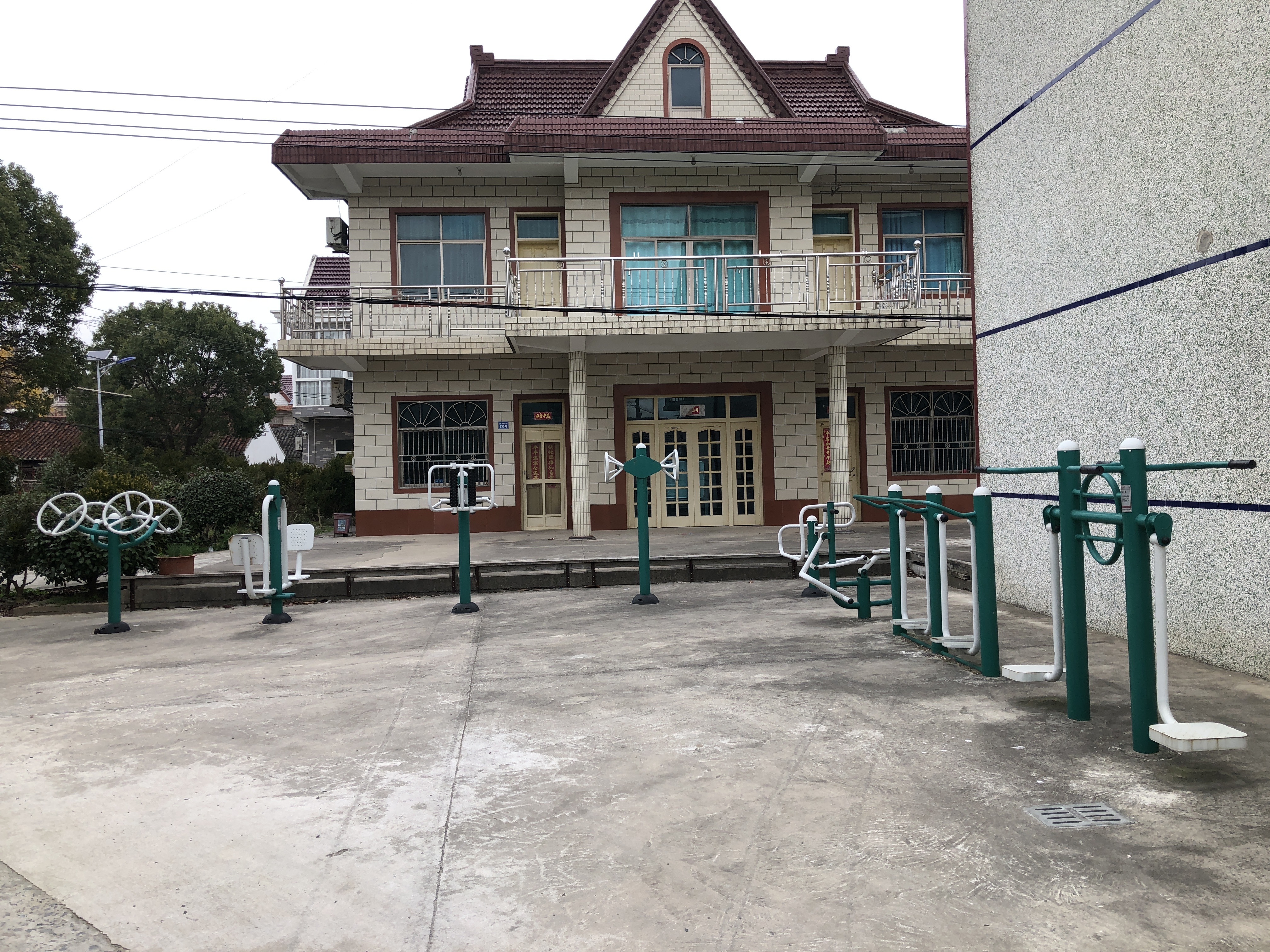 制造居委健身點(diǎn)