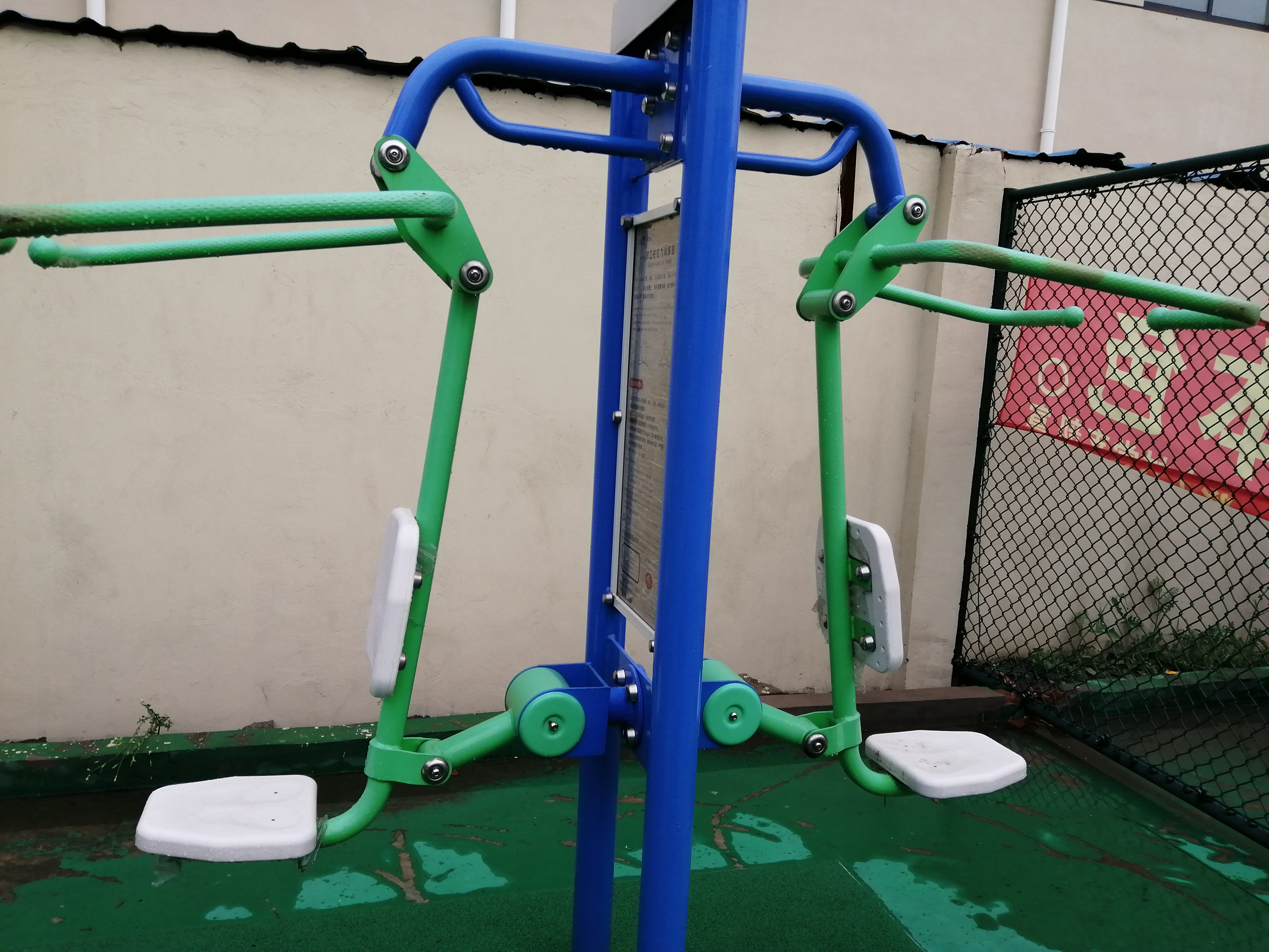 雙立柱拉力訓(xùn)練器