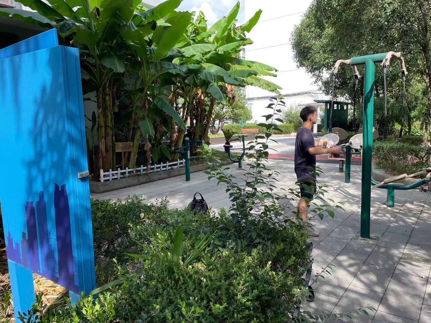 靜安區(qū)彭浦鎮(zhèn)幸福一村居委健身點(diǎn)（場(chǎng)中路2600弄二）