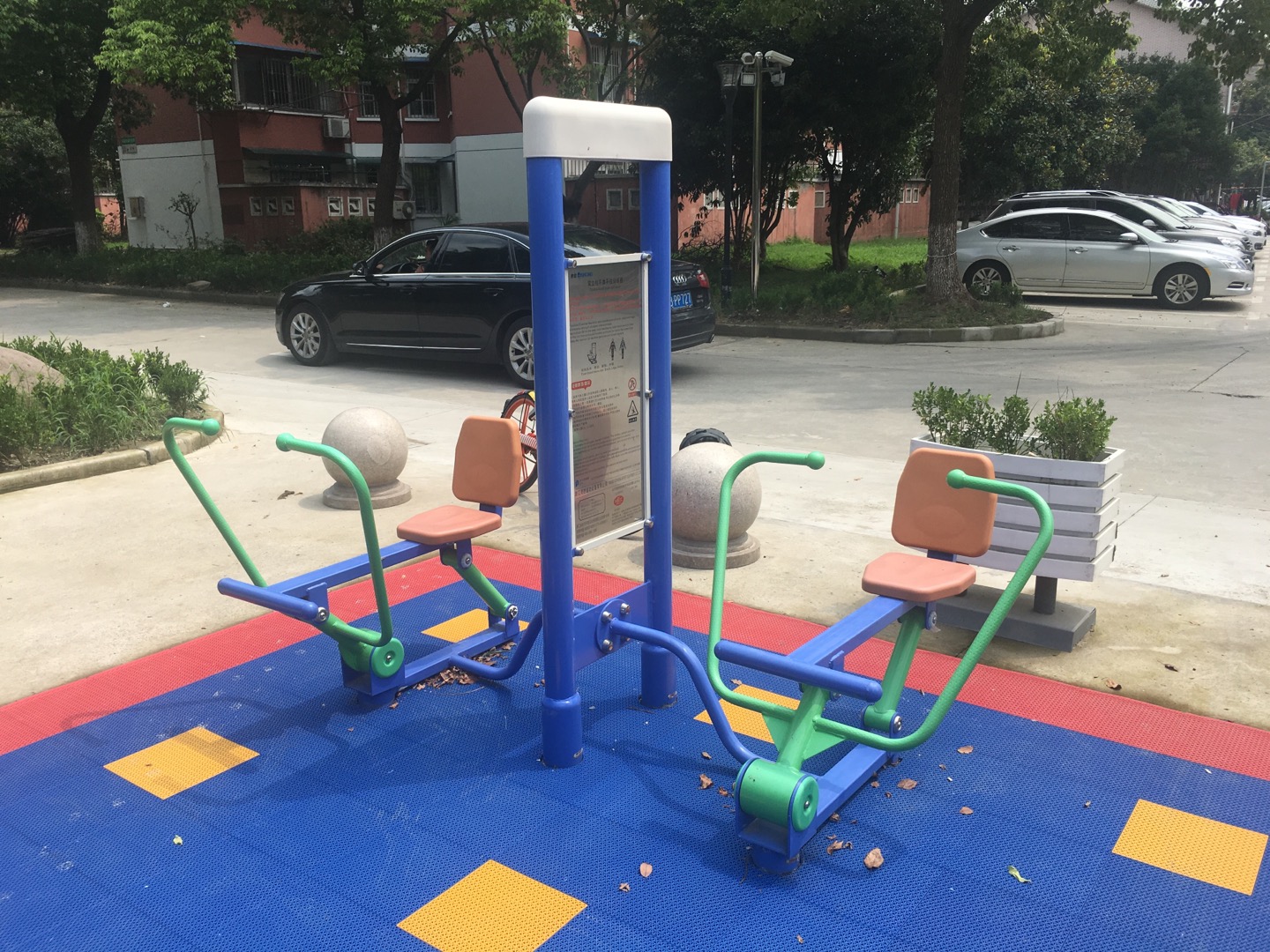 雙立柱平推平拉訓(xùn)練器