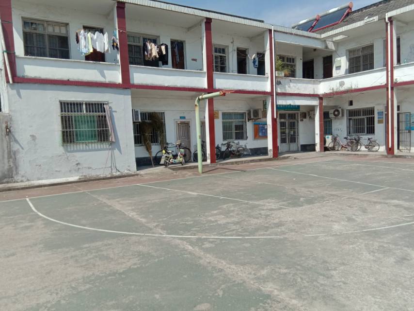 新鎮(zhèn)籃球場