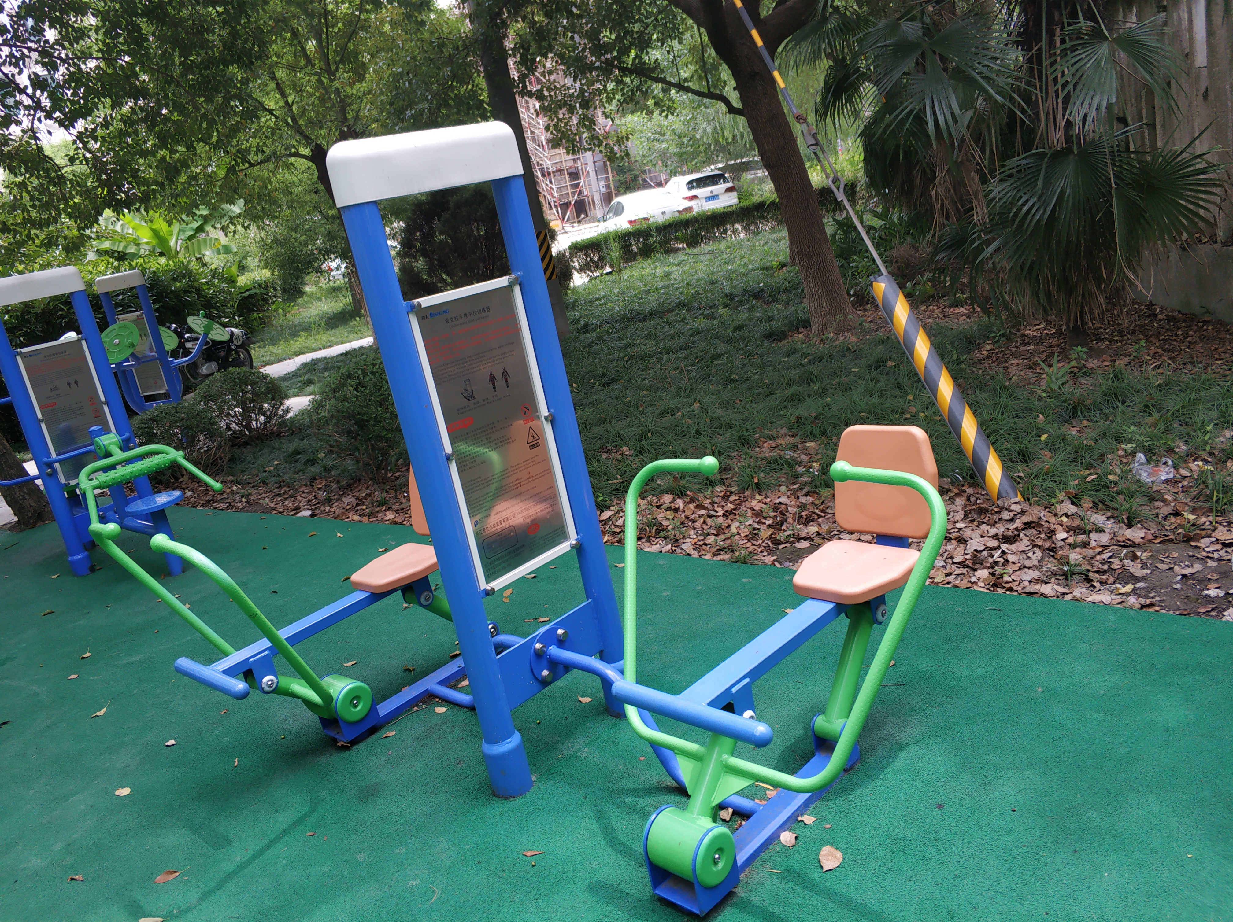 雙立柱平推平拉訓(xùn)練器