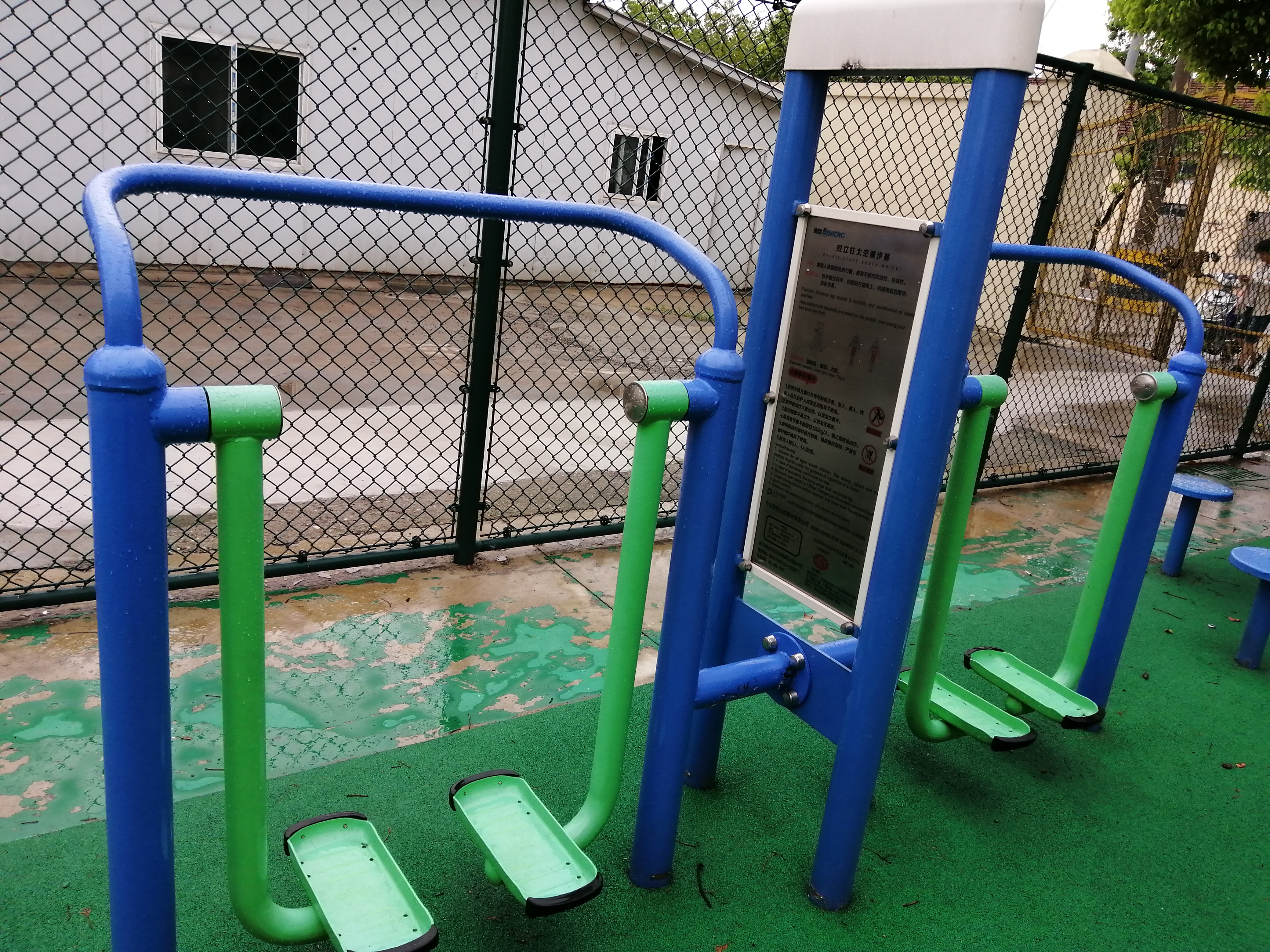 雙立柱太空漫步器