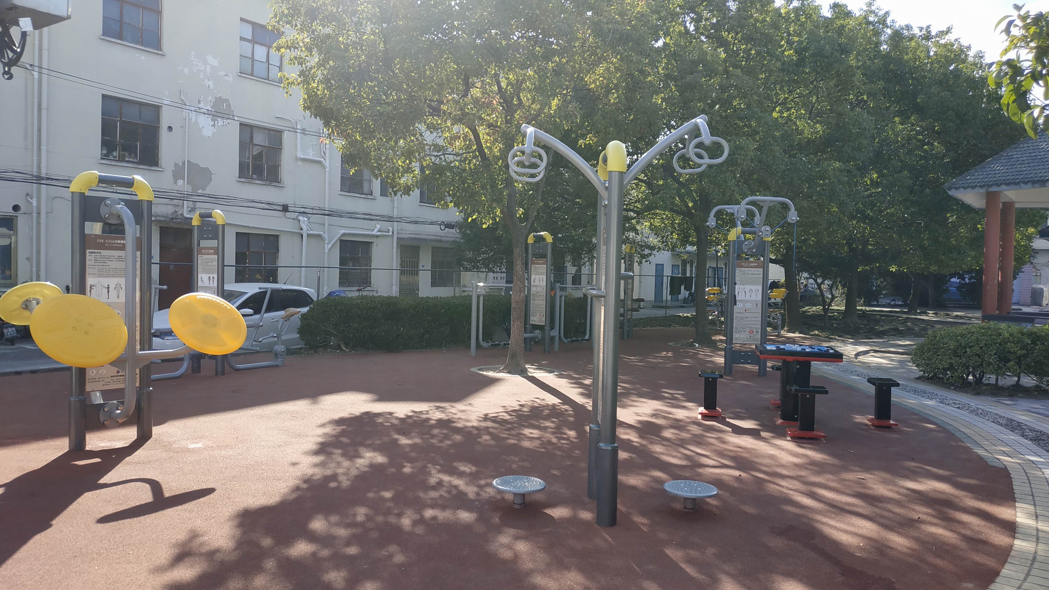 平安居委社區(qū)市民益智健身苑點(diǎn)