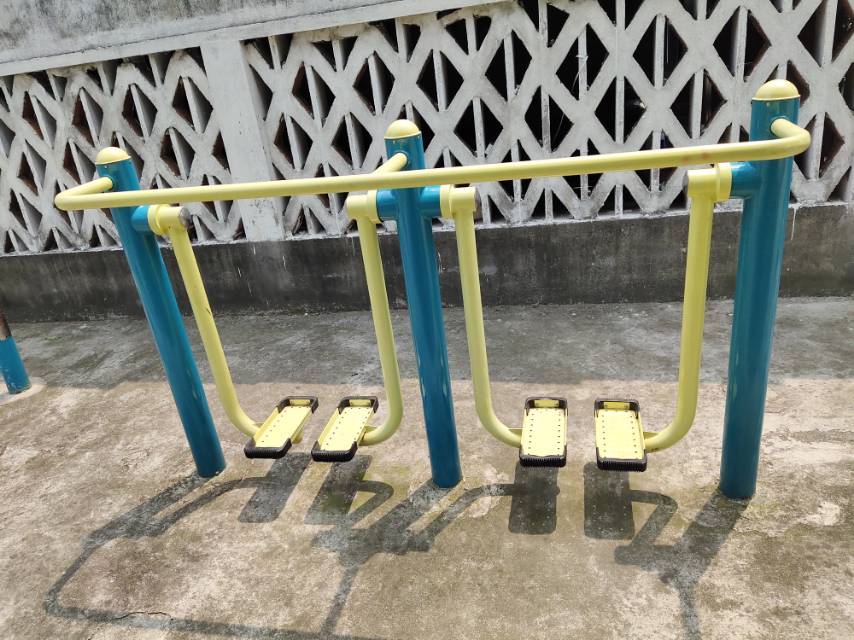 雙位太空漫步機