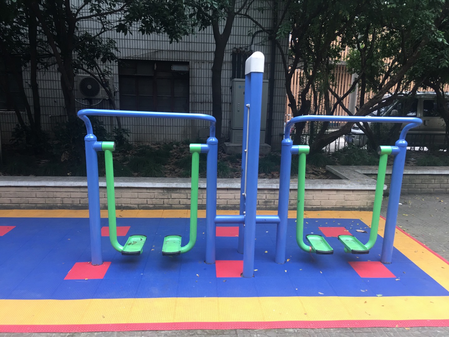 雙立柱太空漫步器