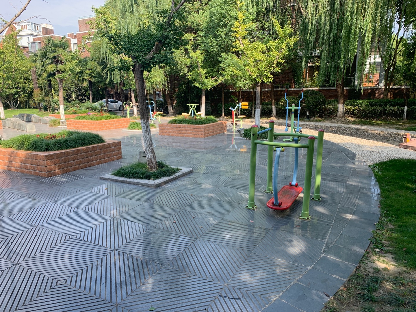 復(fù)地香堤苑健身點(diǎn)