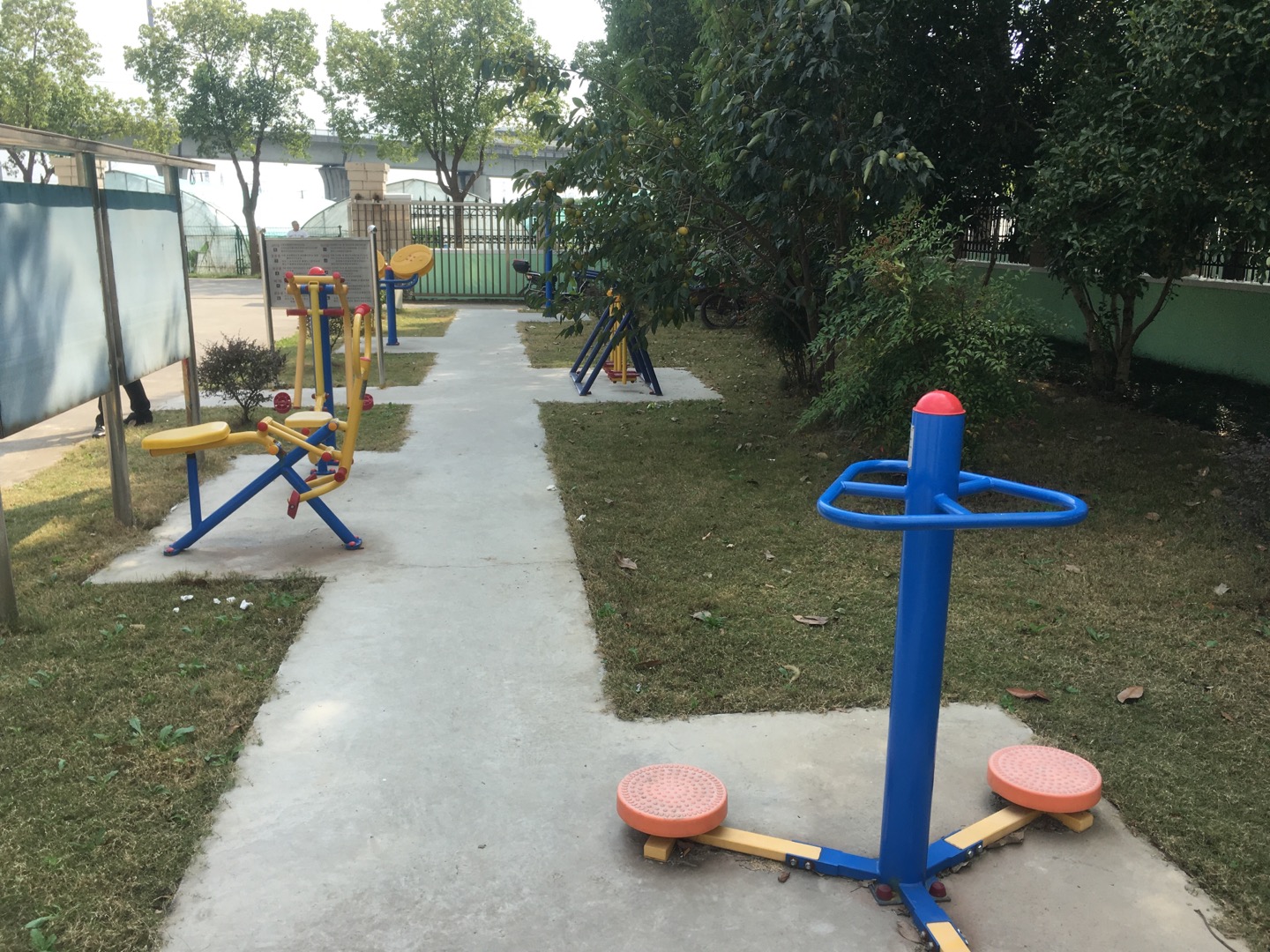 朱定村村委會(huì)健身點(diǎn)