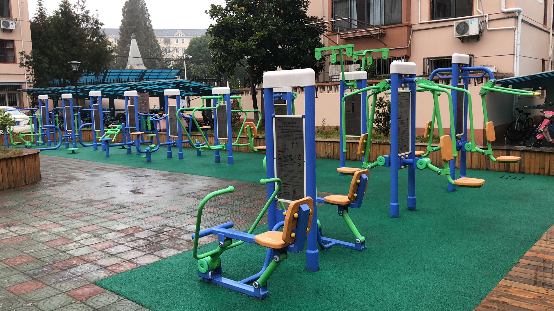 城北社區(qū)城北新村16號(hào)樓健身點(diǎn)