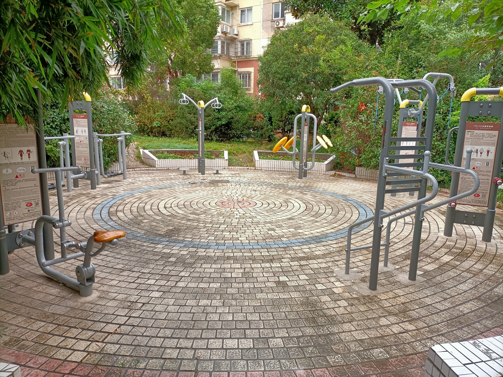 運河居委健身點1