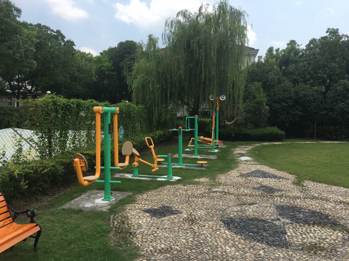 虹橋花苑居委富宏花園