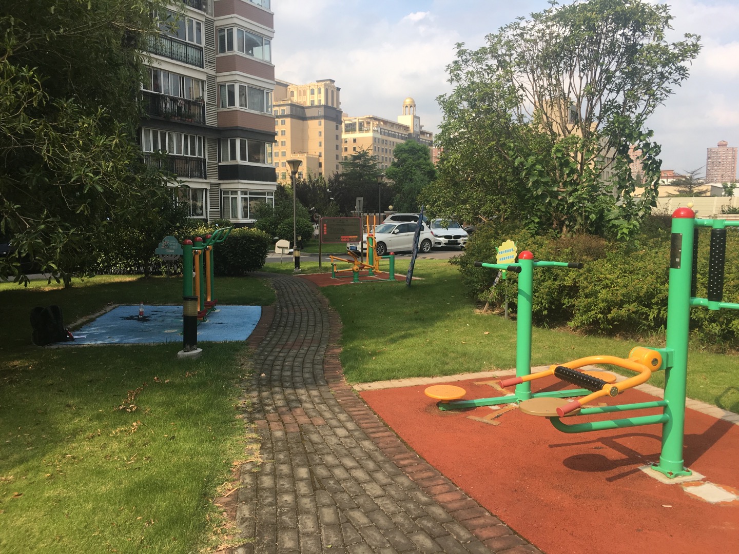 虹橋居委晶典苑健身點(diǎn)