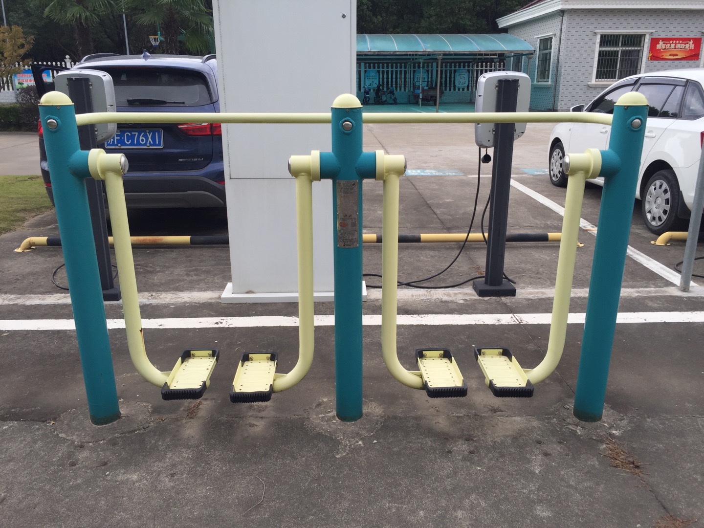 雙位太空漫步機