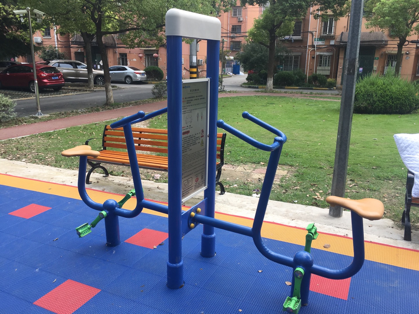 雙立柱健身車(chē)