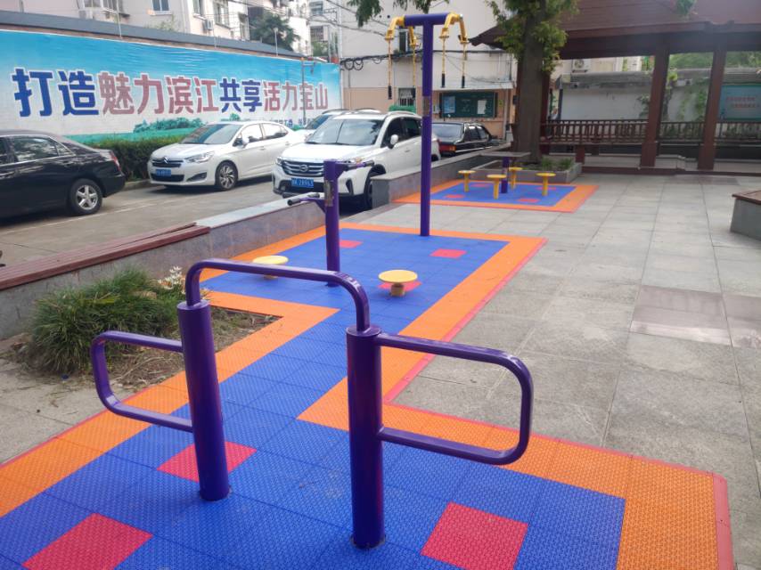 虎林居委健身點