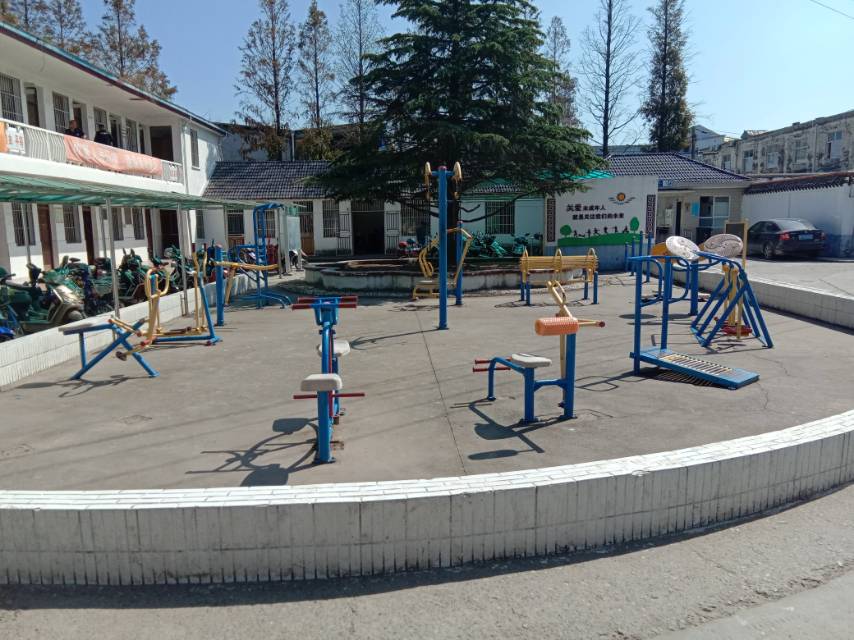 裕弘居委健身路徑