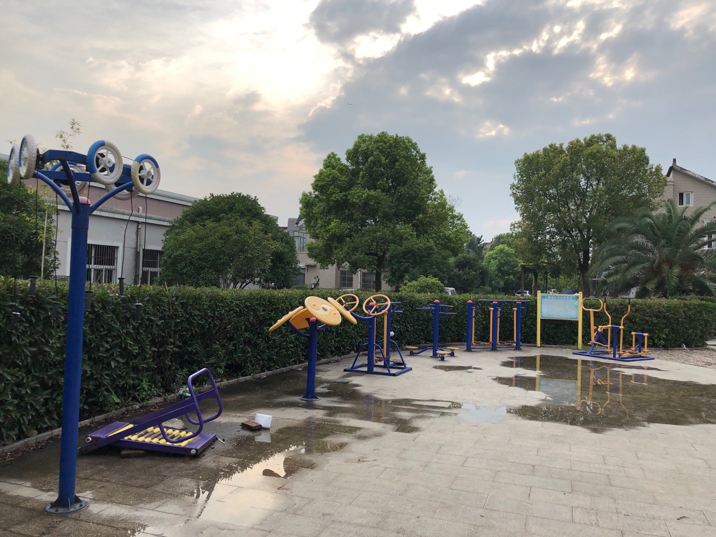 江橋鎮(zhèn)中心村健身點(diǎn)3