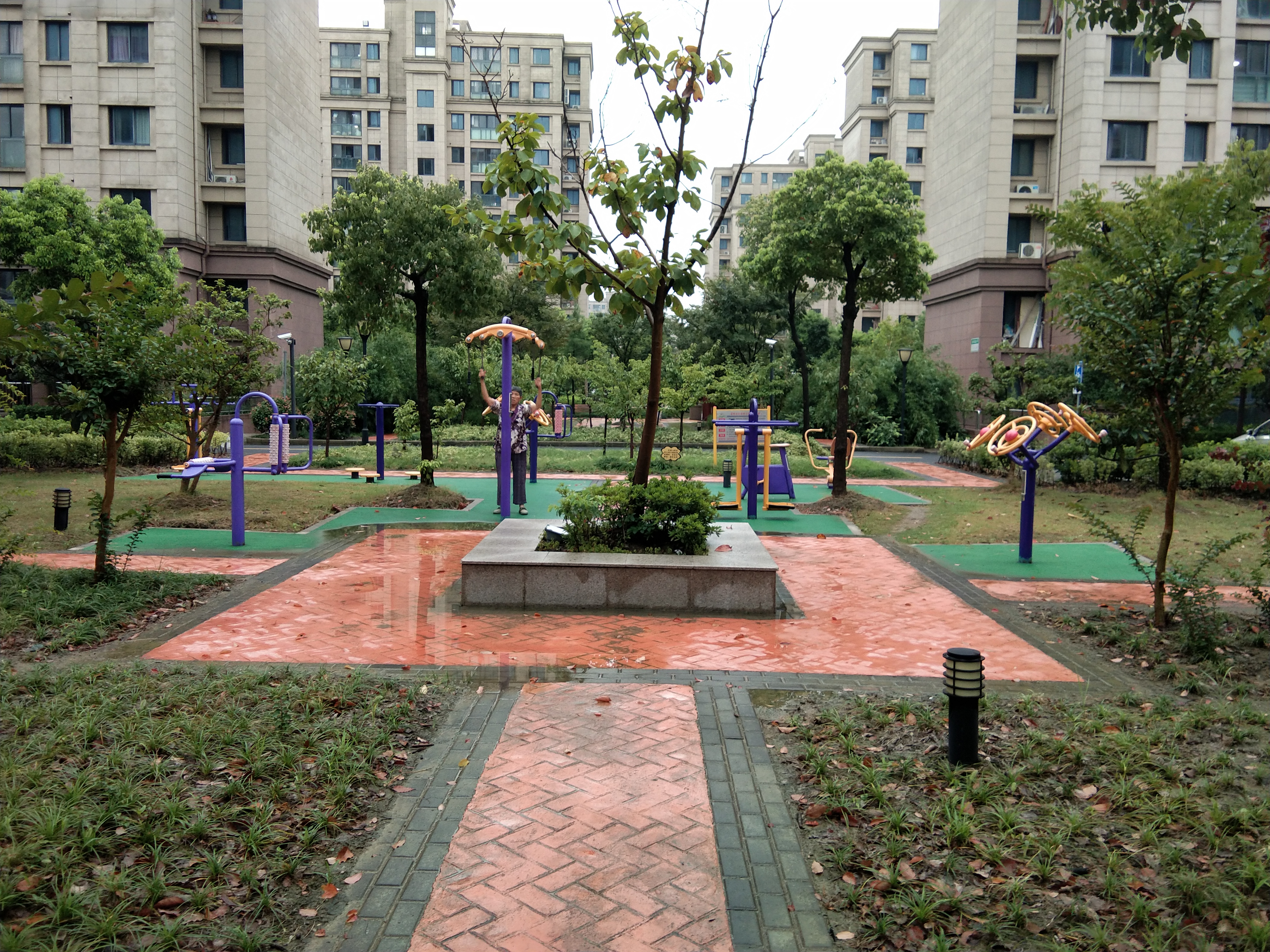 雙橋社區(qū)雙橋公寓一區(qū)健身點(diǎn)