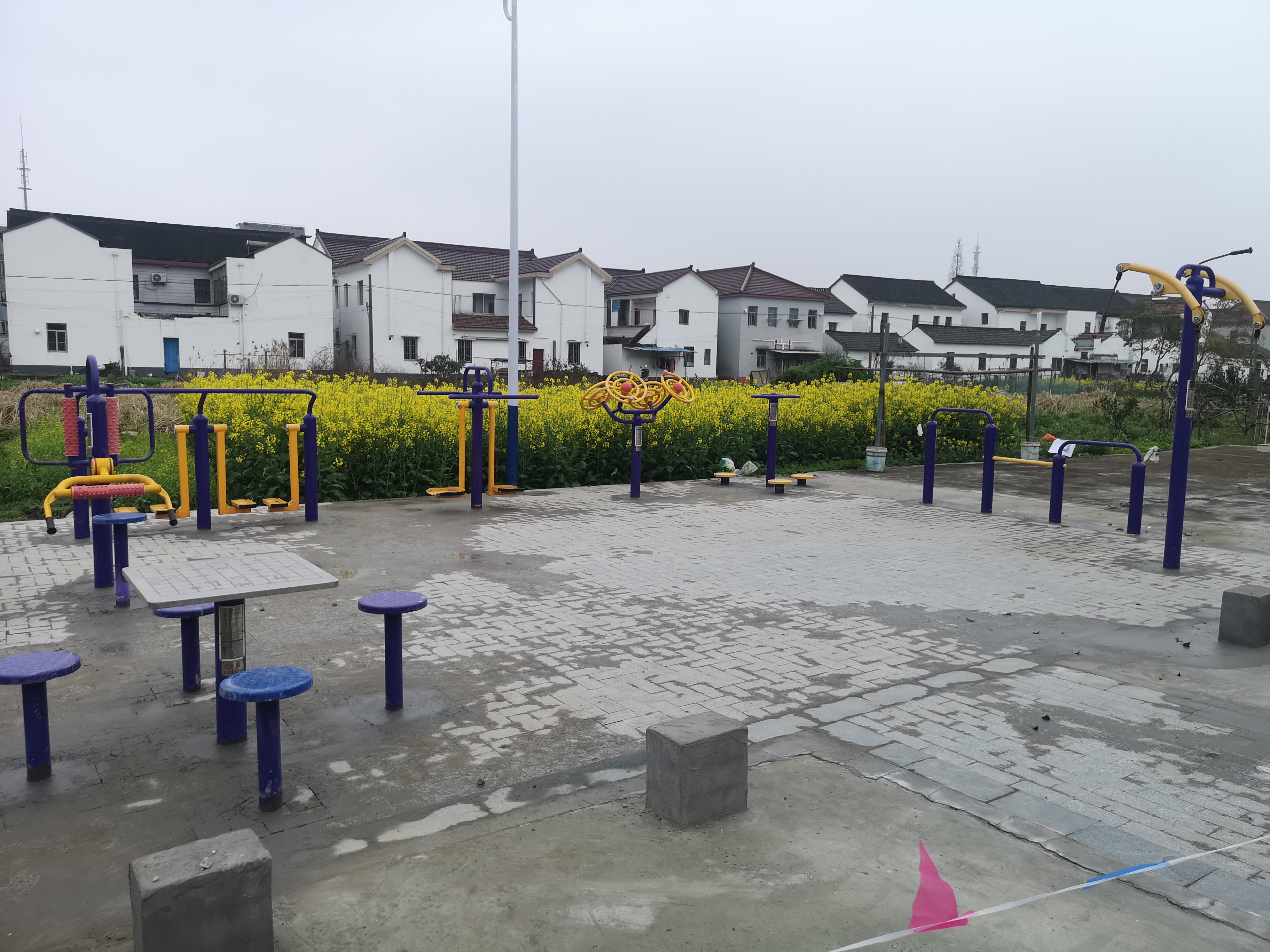 東岸新里居委健身點(diǎn)A