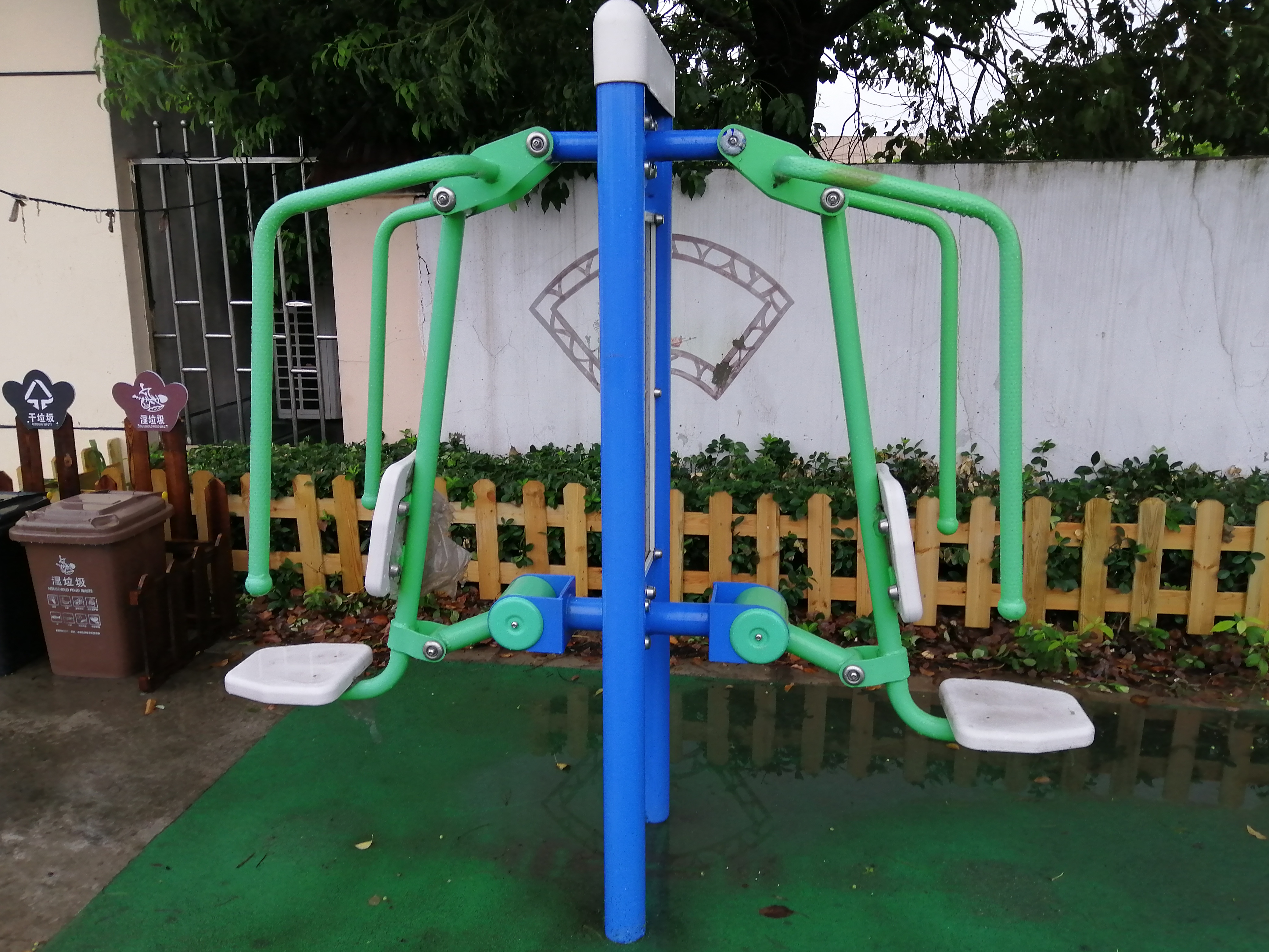 雙立柱推力訓(xùn)練器