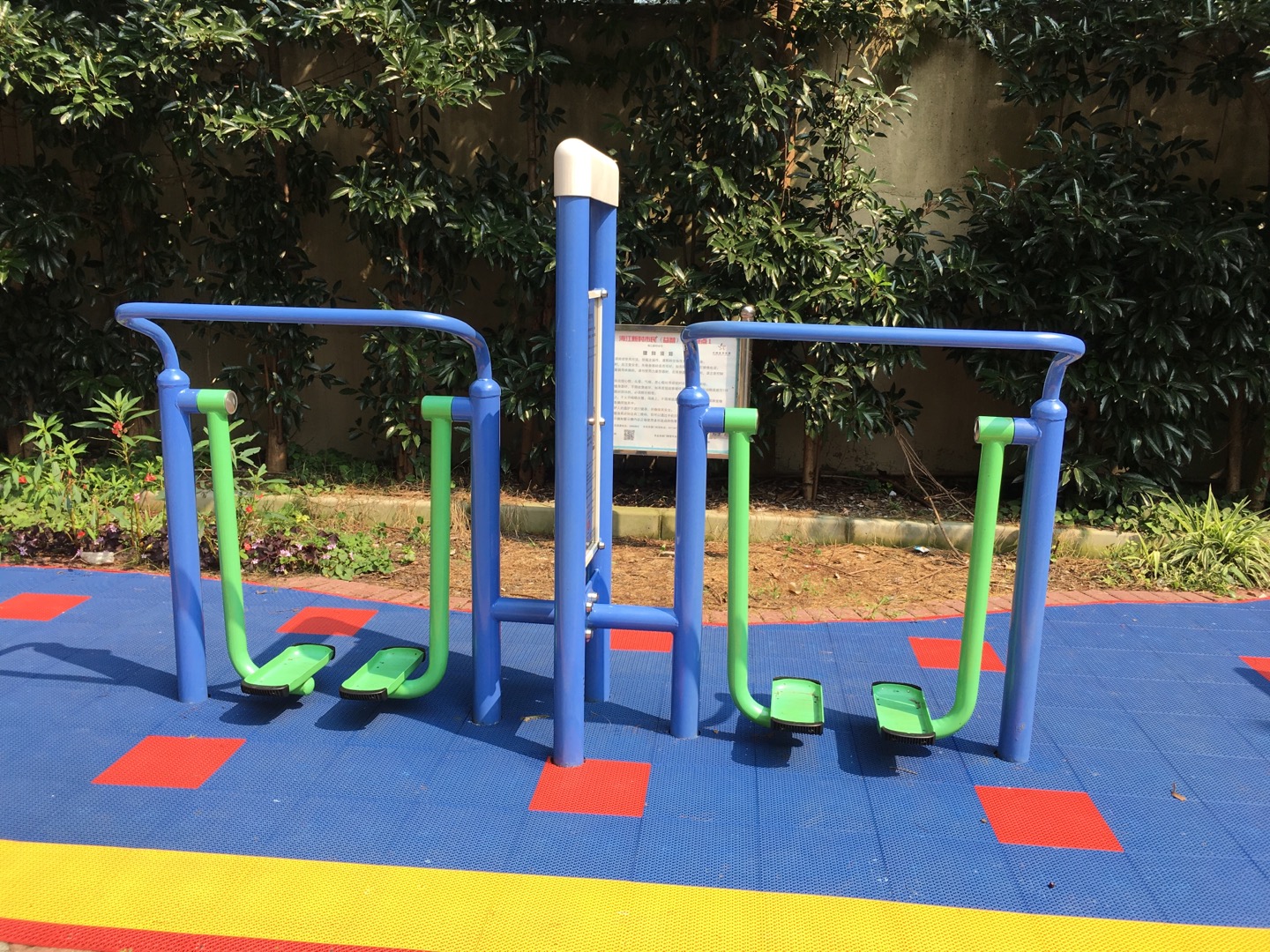 雙立柱太空漫步器