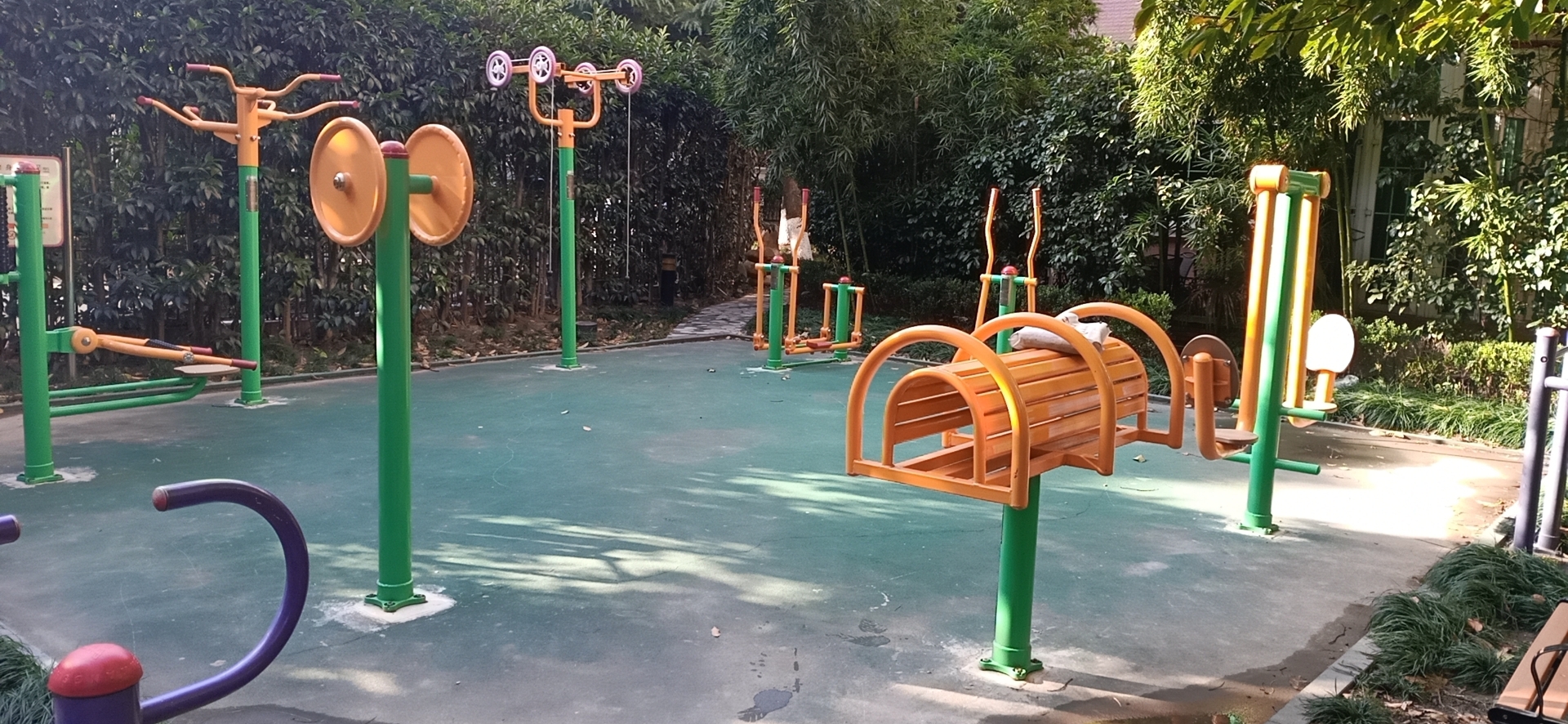 金俊苑小區(qū)健身點(diǎn)