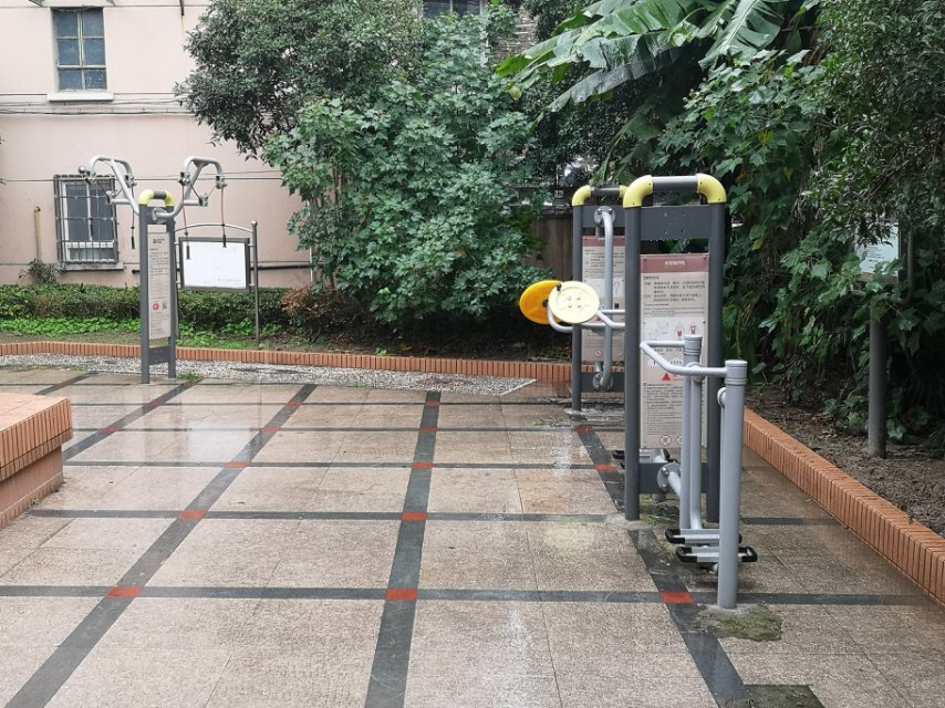 財(cái)大居委益智健身點(diǎn)C