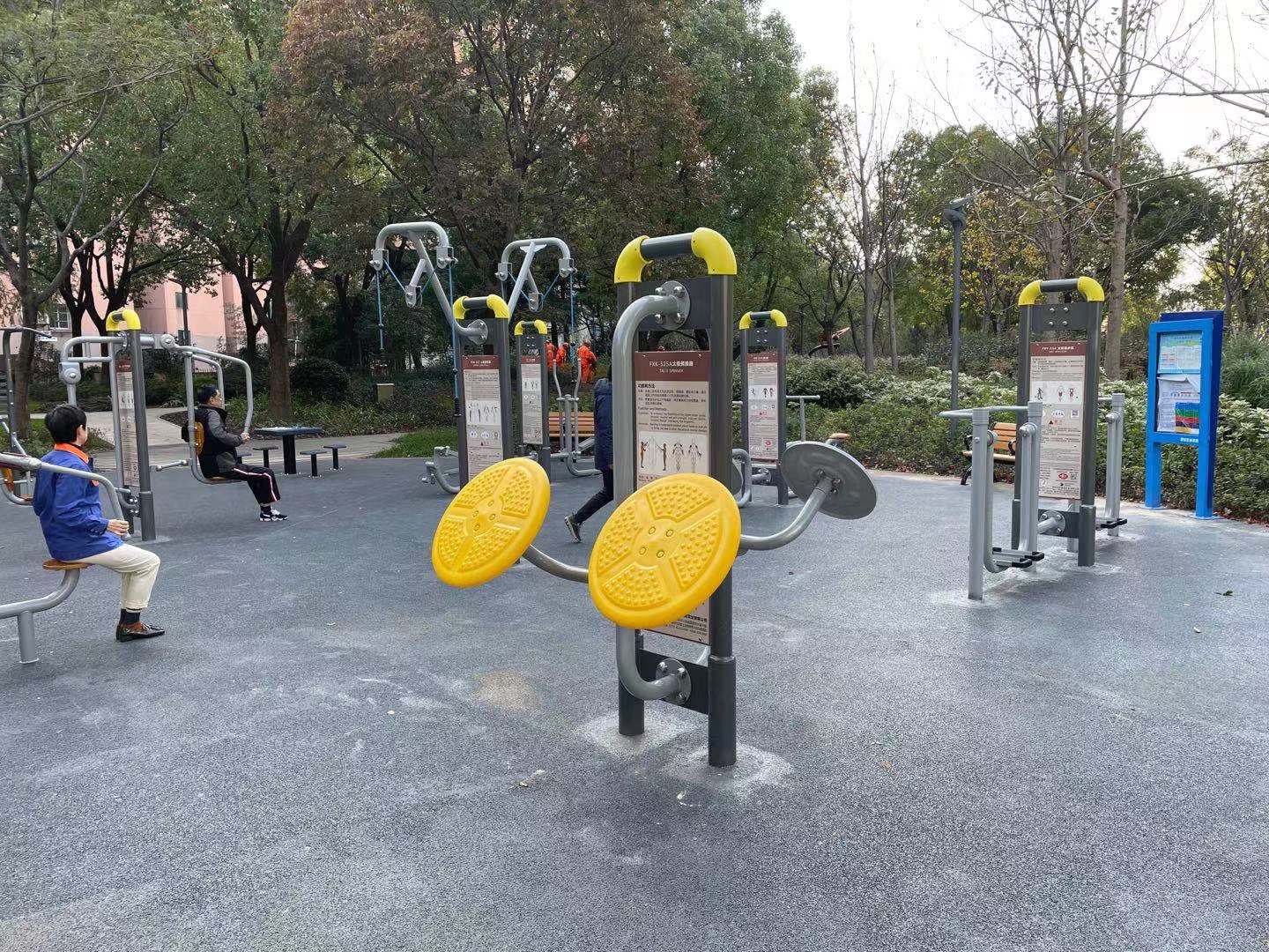 靜安區(qū)大寧路街道廣中綠地健身點(diǎn)