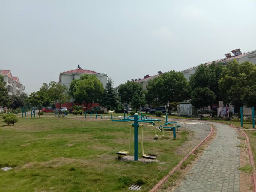 立新路80弄15號東側(cè)市民健身點