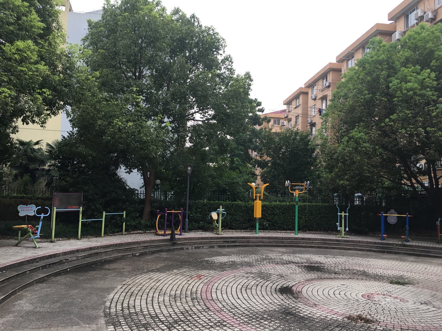 龍柏五村居委中祥龍柏苑健身苑點