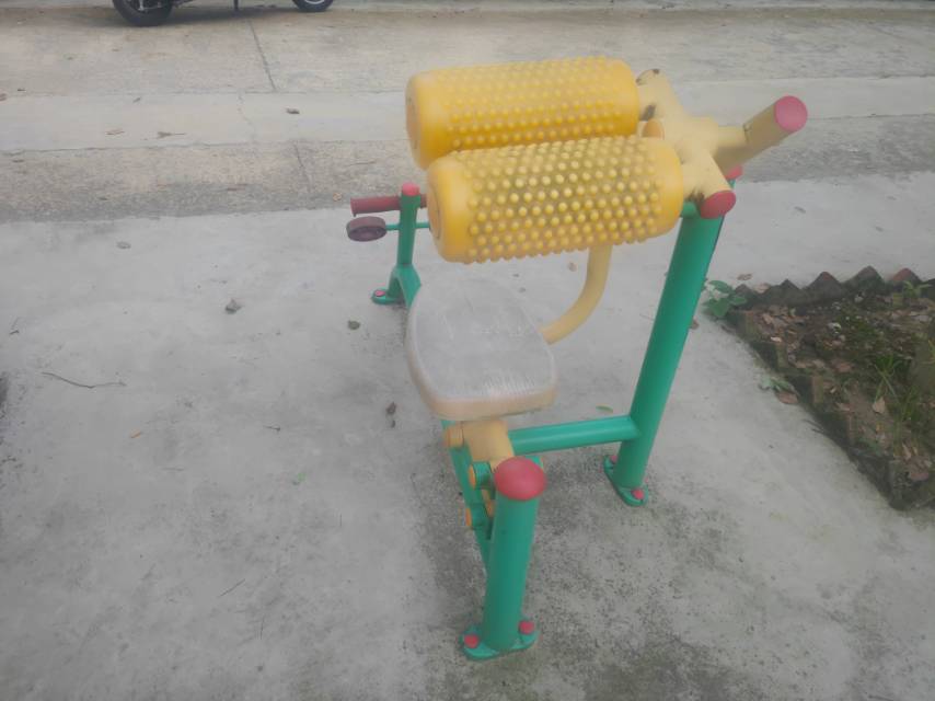 自重腹背鍛煉器