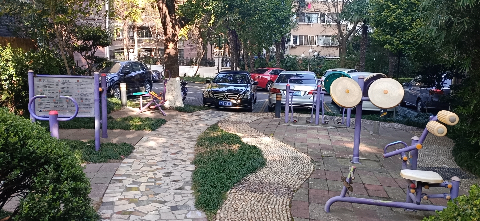 金斯居委金俊苑健身點(diǎn)