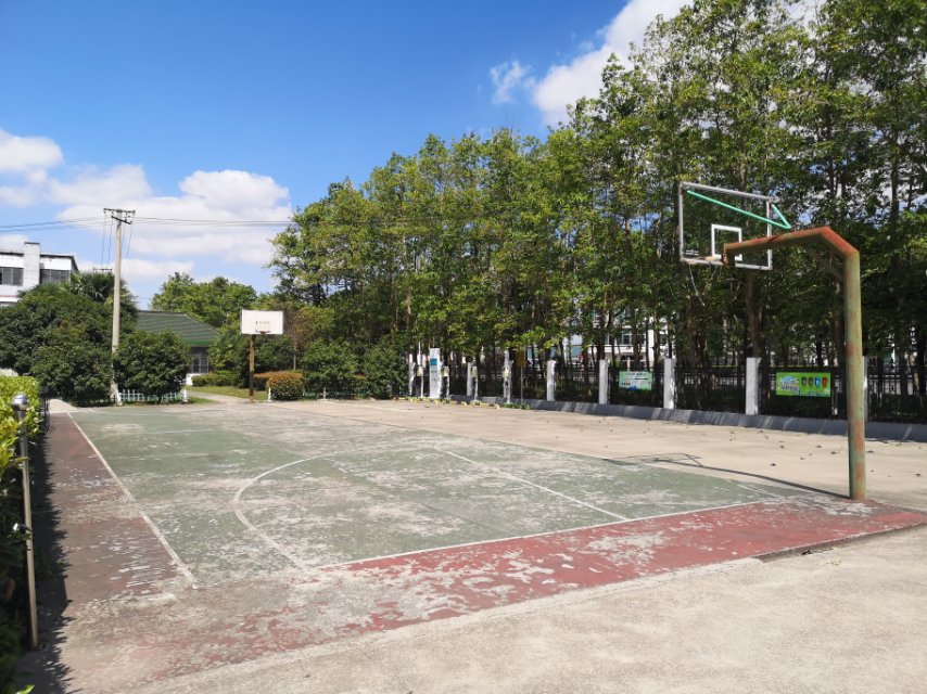 魯堰村籃球場(chǎng)