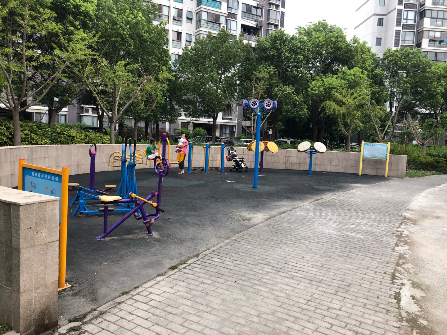 嘉川社區(qū)健身苑點(diǎn)