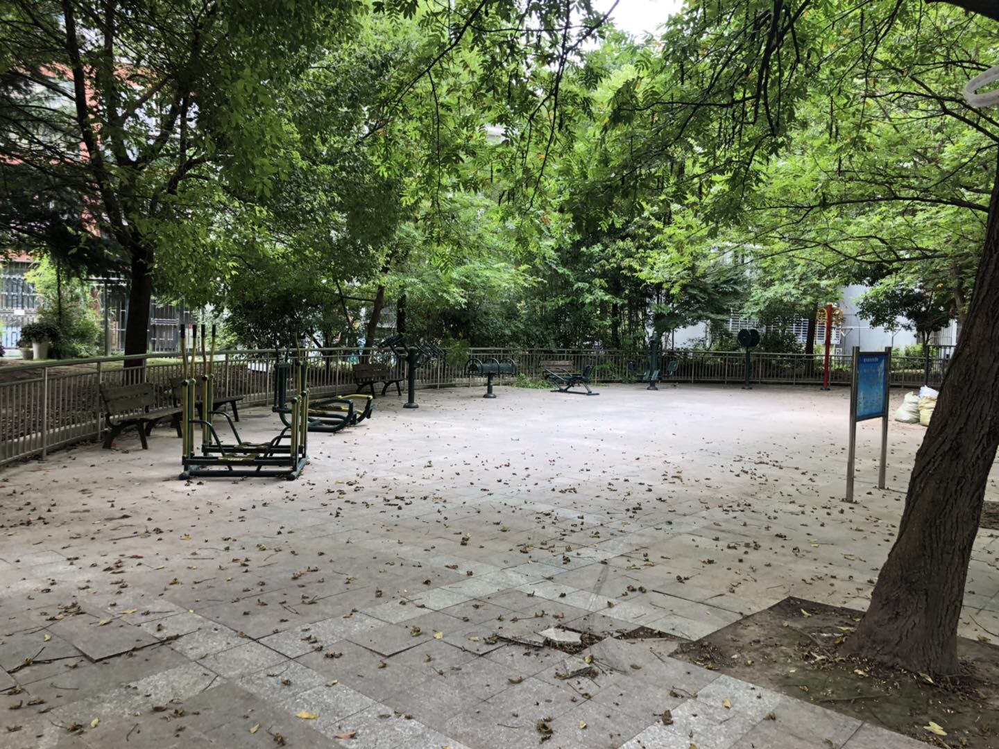 金萊社區(qū)1519弄健身點(diǎn)