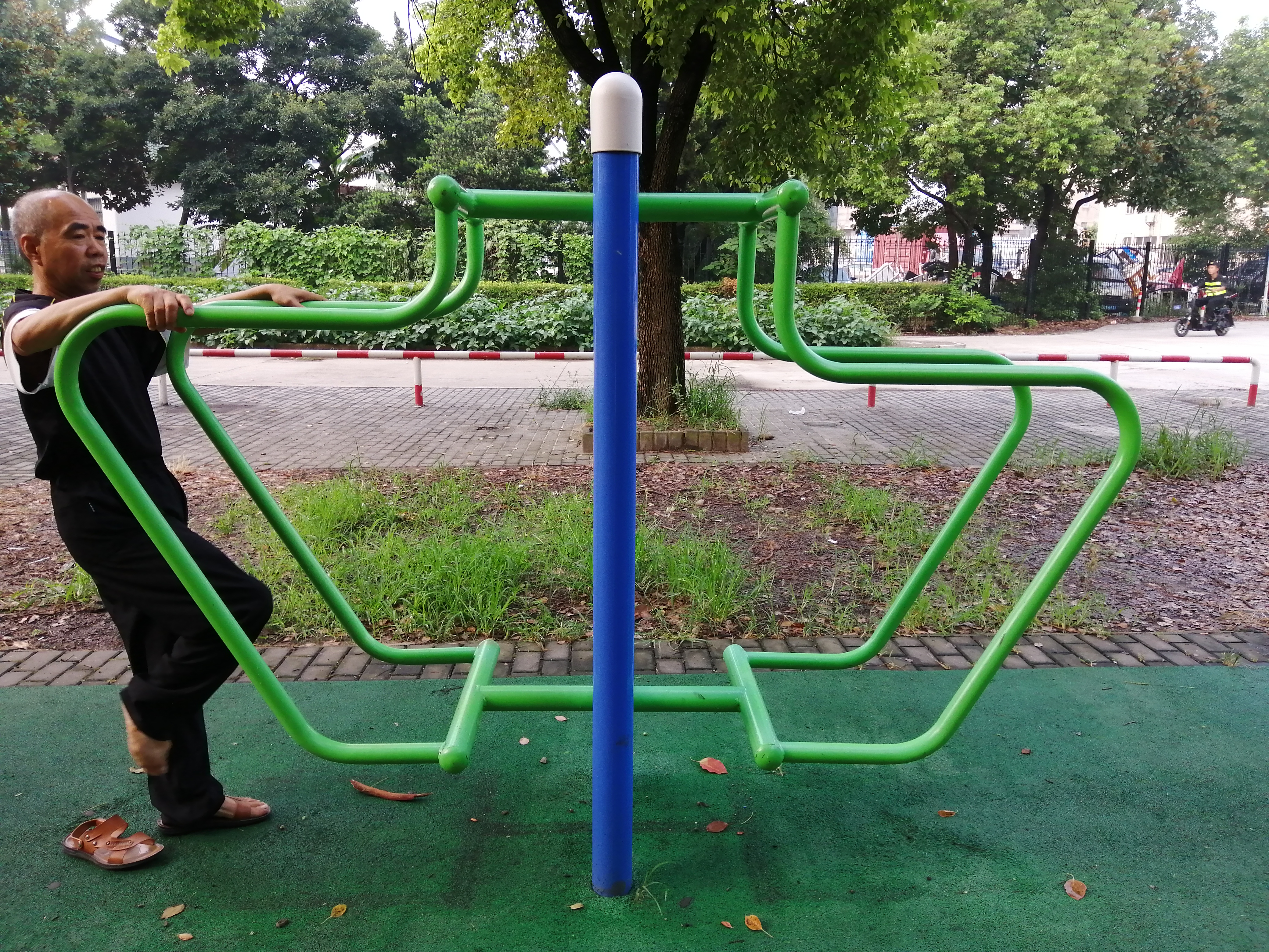 雙立柱曲臂訓(xùn)練器