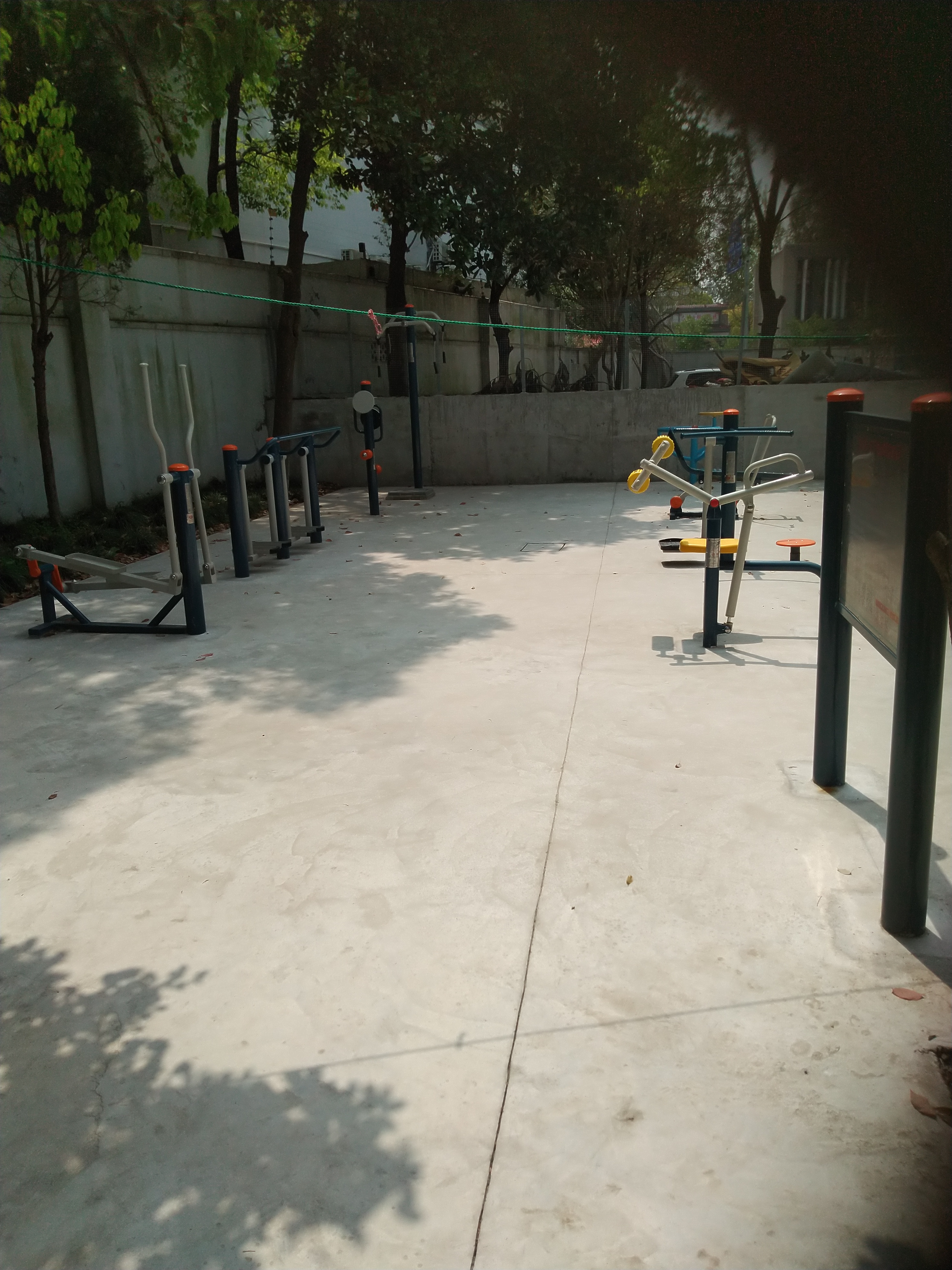 秀龍康巴路250弄市民益智健身點