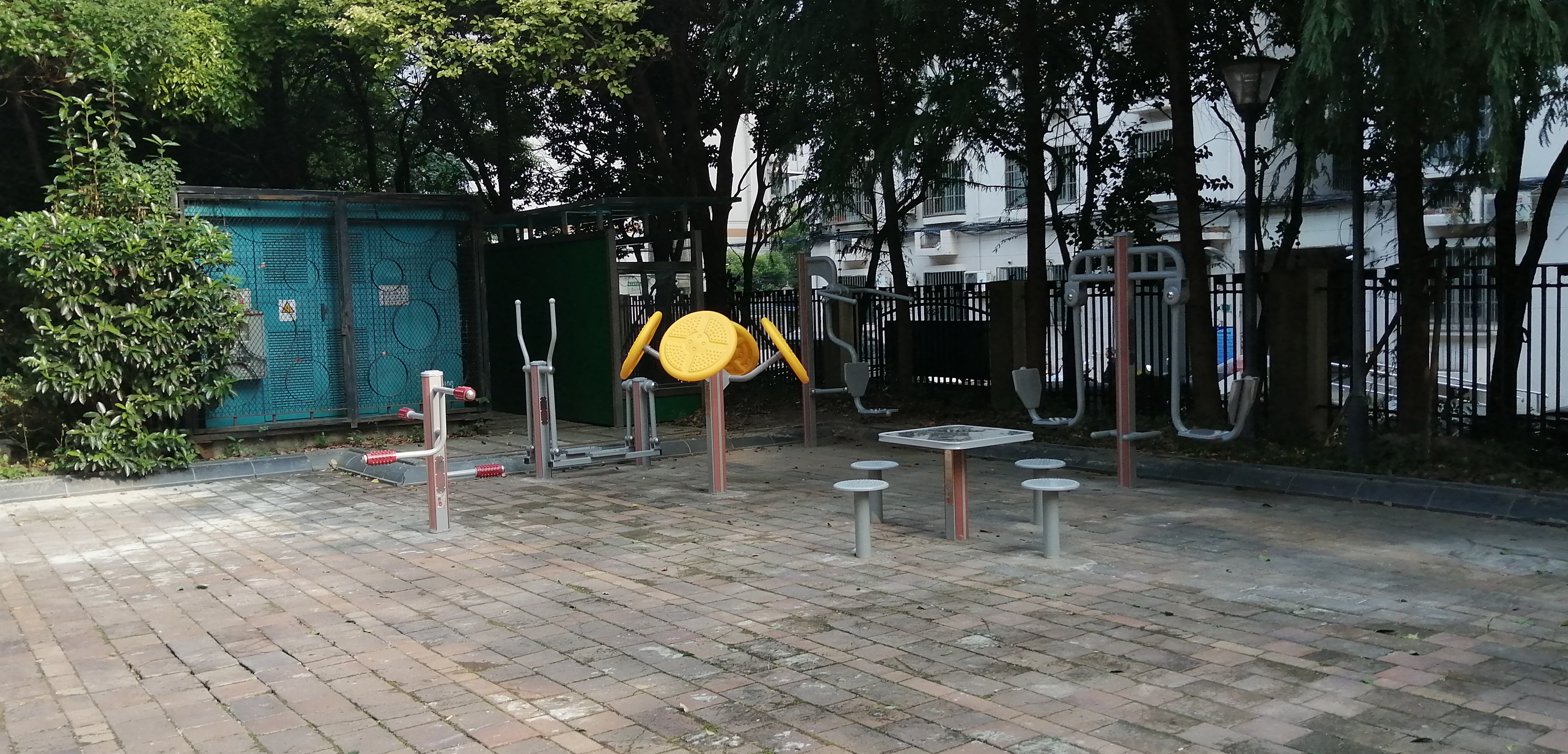 靜安區(qū)共和新路街道中山北路899弄居委健身點(diǎn)（中山北路899弄東區(qū)）