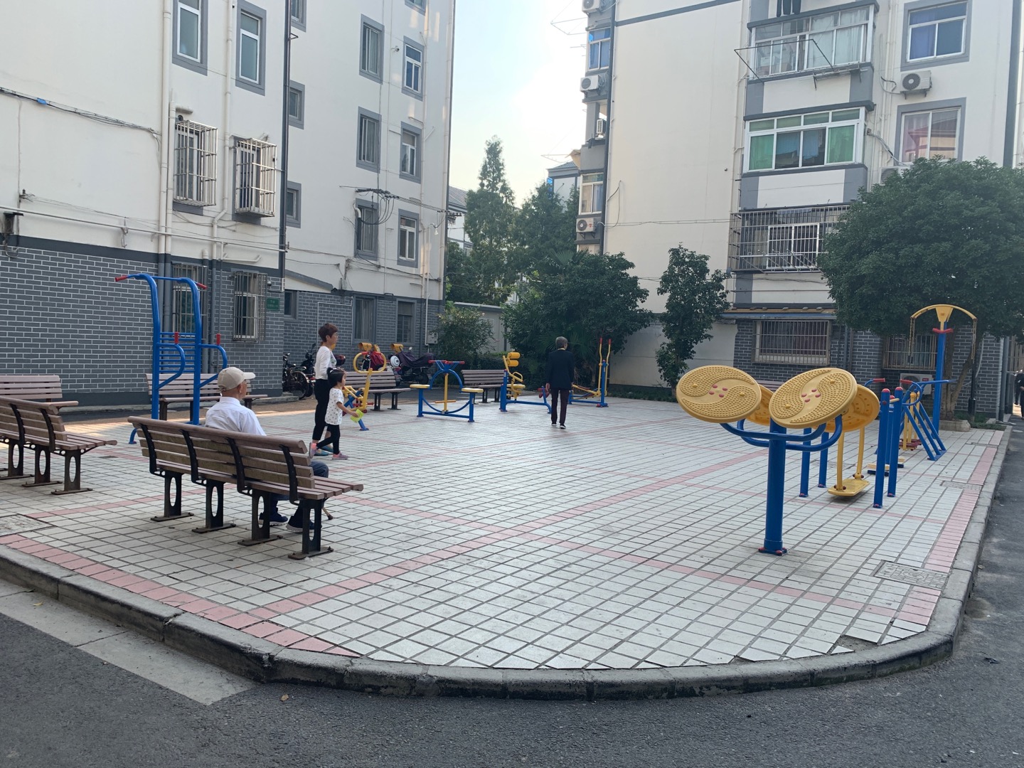 方東一村健身點(diǎn)